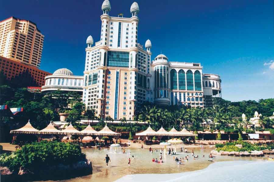 Aerial exterior view of Sunway Hotels & Resorts being built in 1993