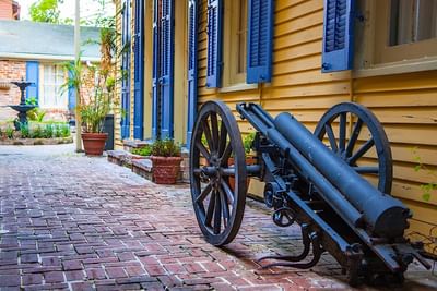 A cannon by the courtyard at Andrew Jackson Hotel