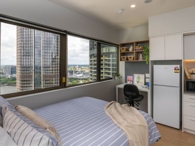 UniLodge Brisbane City - Studio Adaptable - Queen Bed