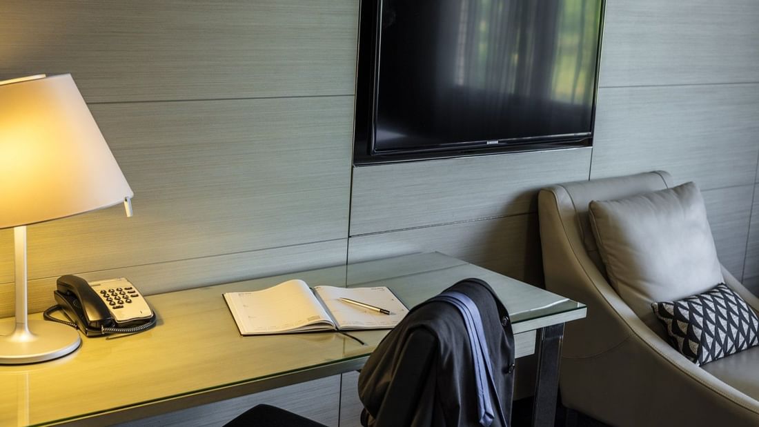 Work table in Deluxe Rooms at Pullman and Mercure King George Square Brisbane 