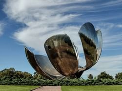 Architectural design of Floralis Genérica near Grand Hotels Lux