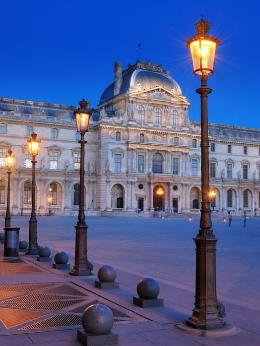 explorer-paris-palais-du-Louvre