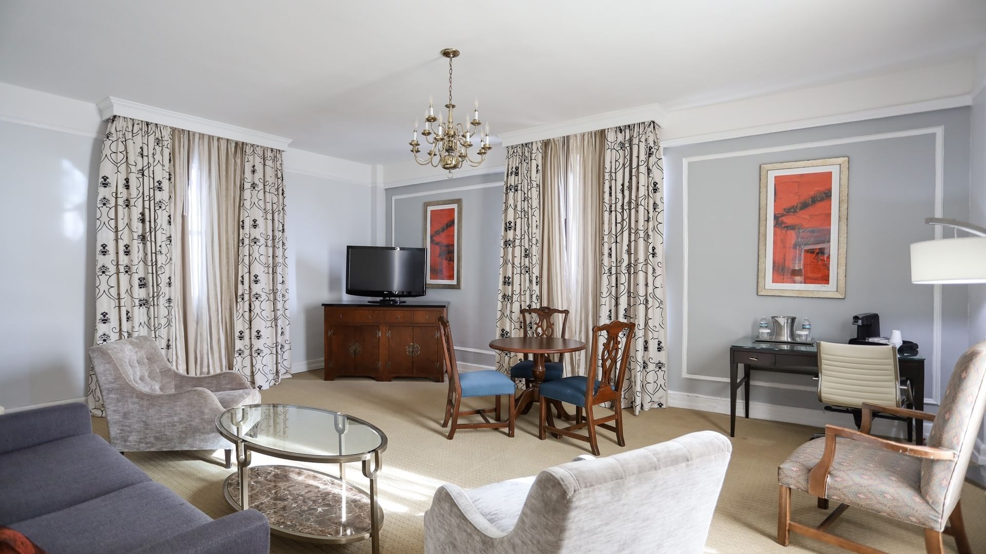 {item.first_photo.alt}