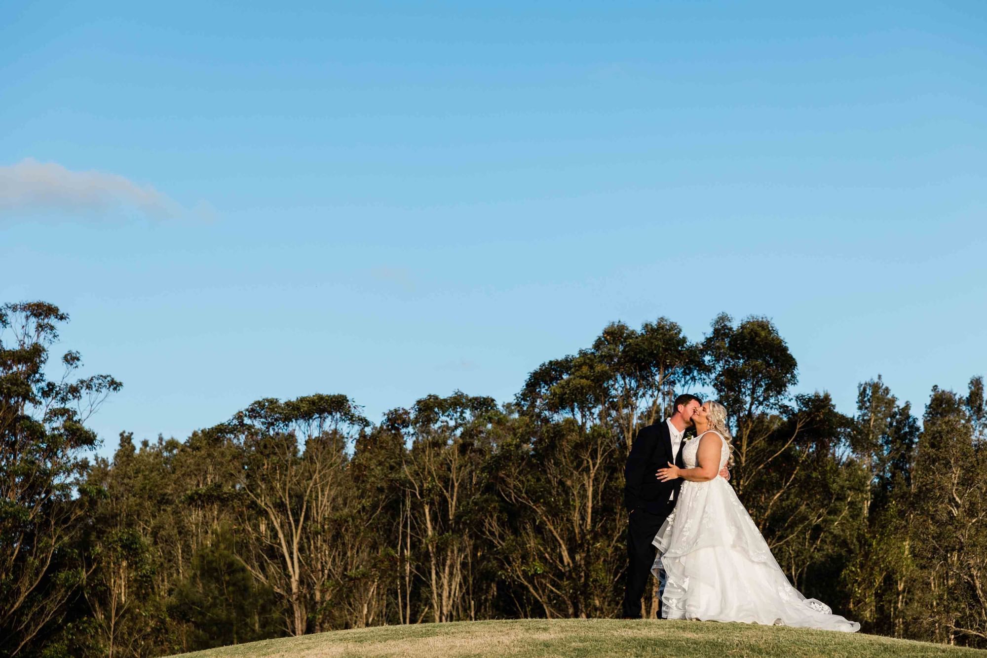 Wedded couple in outdoors at Mercure Kooindah Waters