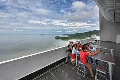 Photo Gallery - Dining (Sky Terrace) at Lexis Suites Penang 3