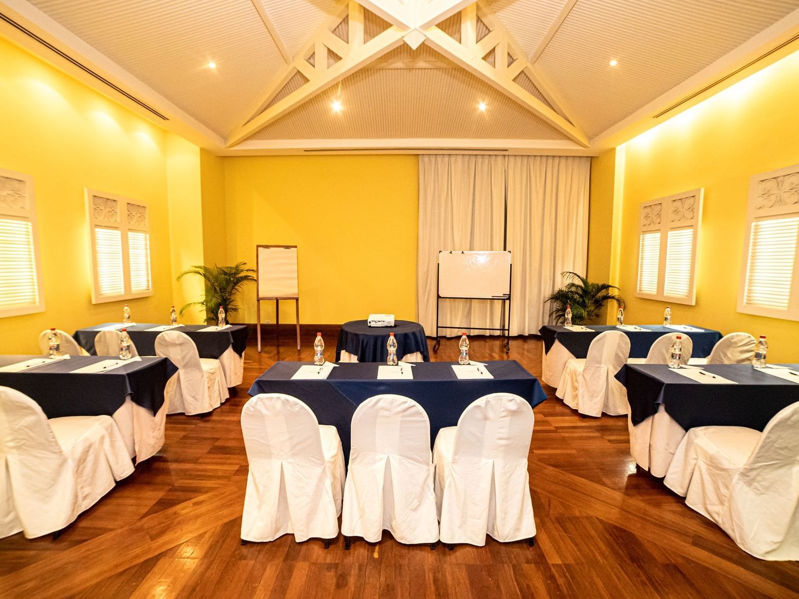 A Table setup in Salango conference Room at Colón Salinas