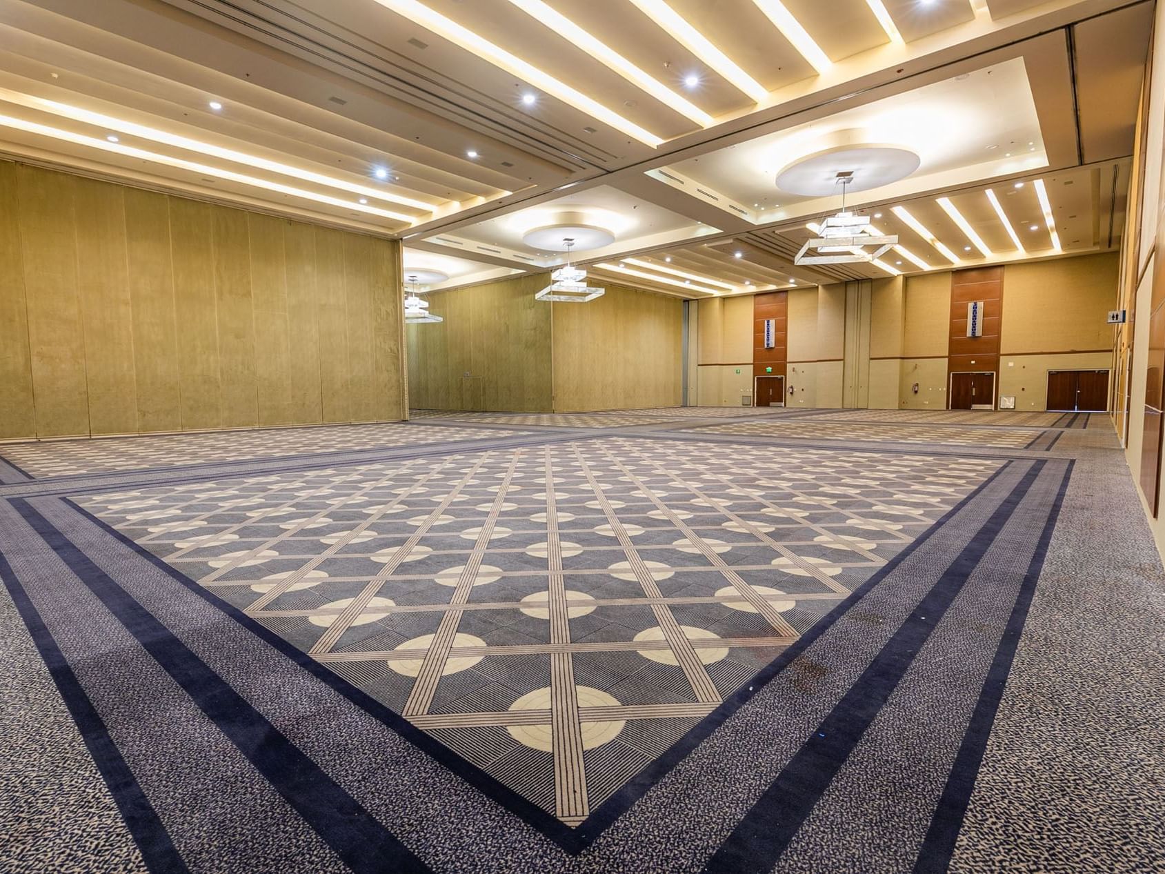 Interior de la Espaciosa Sala B en Mundo Imperial