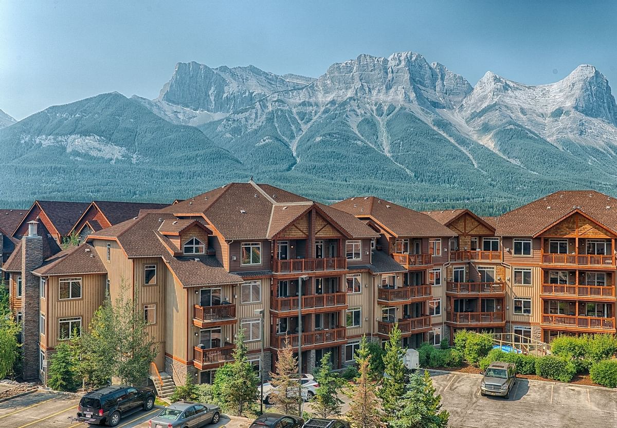 Canmore Hotels: 10 Stunning Places to Stay! 3