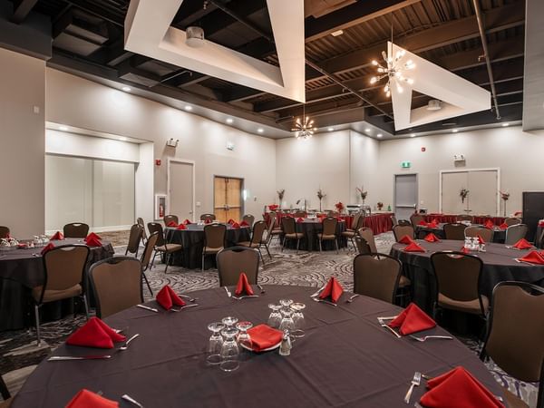 Meeting room with round tables