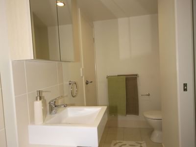 Visage_Main Bathroom