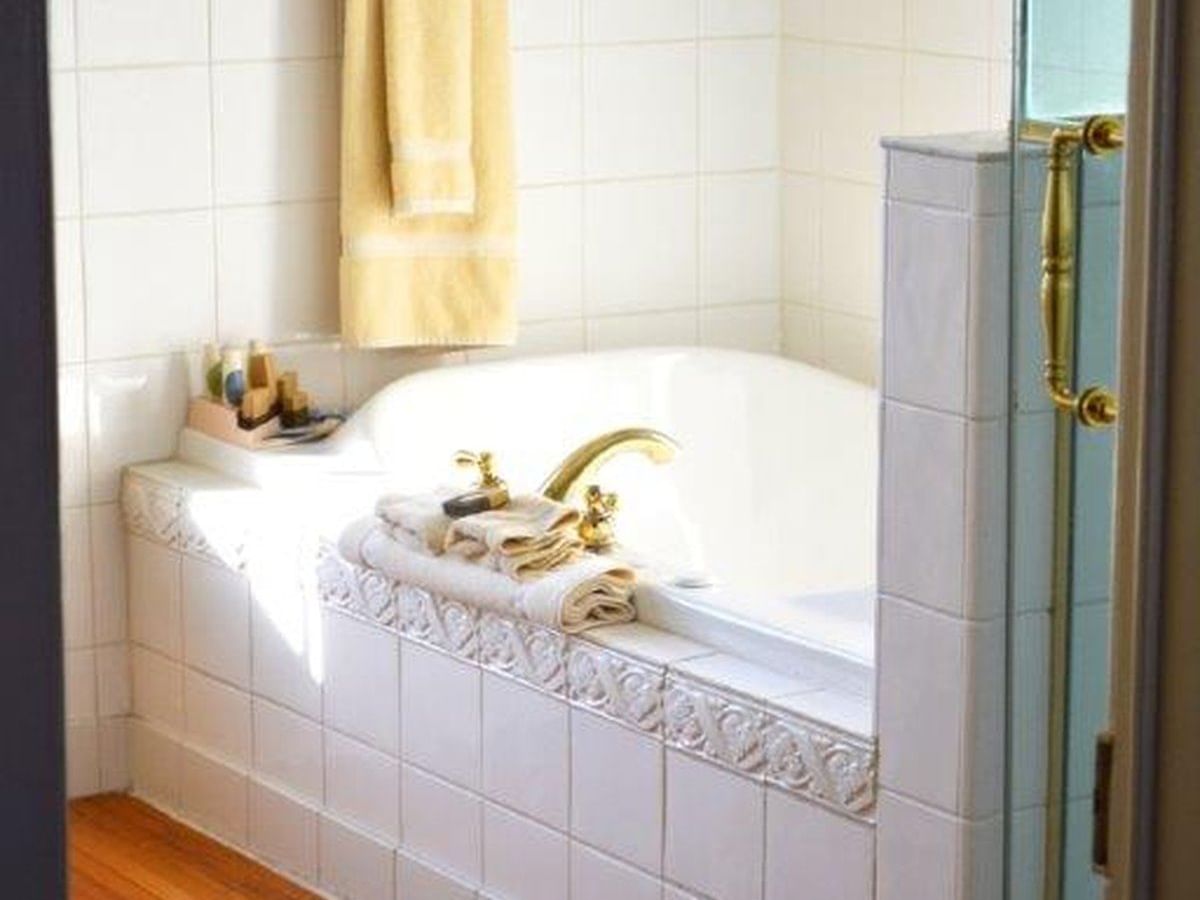 Bathtub in Brownell Cottage Suite C at The Inn at Saratoga