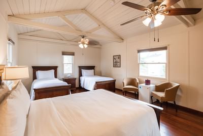 Two single beds, Queen bed Interior of Queen 2 Twins 4 Room at Banning House Lodge