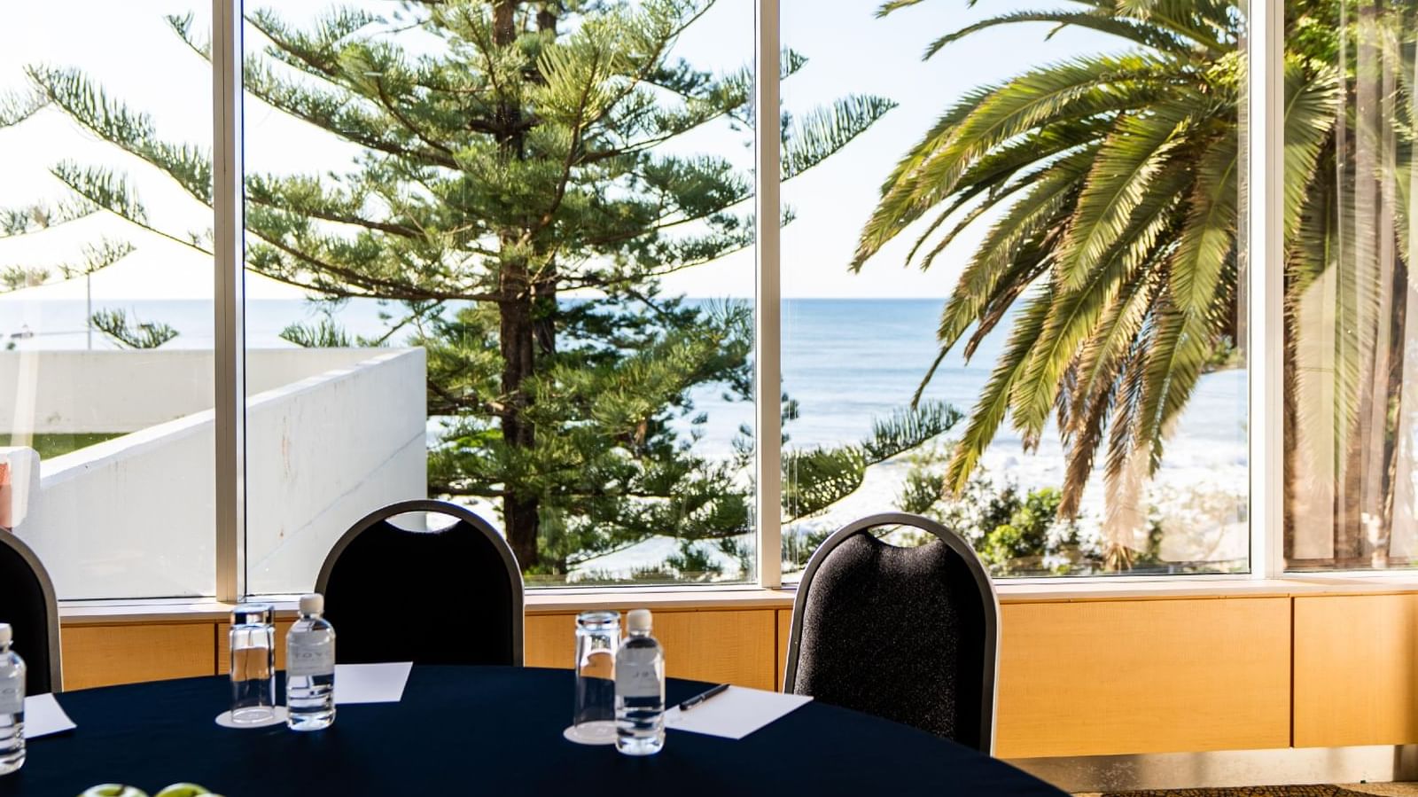 Novotel Wollongong Northbeach coastal dining