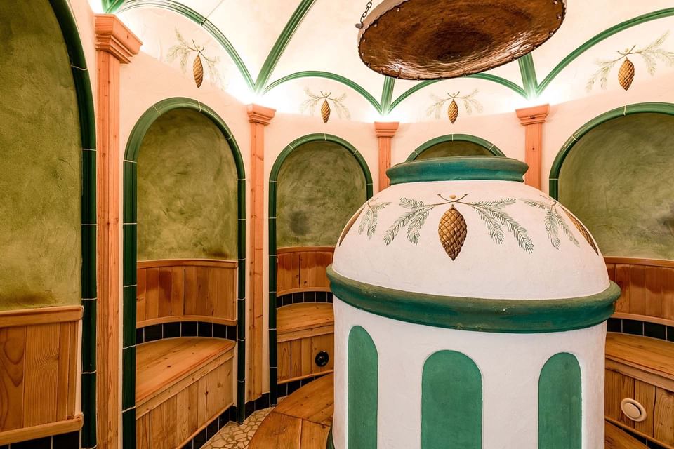 Tannenzapfensauna im Wellnesshotel ...liebes Rot-Flüh im Tannheimer Tal in Tirol, Österreich