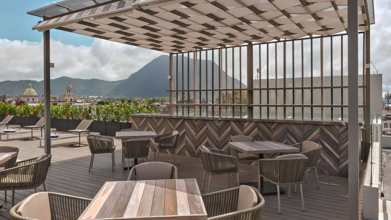 The dining table set up on the Rooftop at Gamma Orizaba