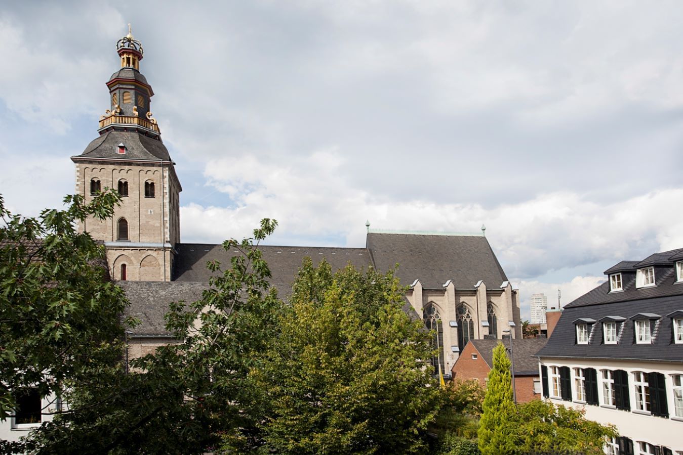 Distant view of the church near Classic Hotel Harmonie Cologne
