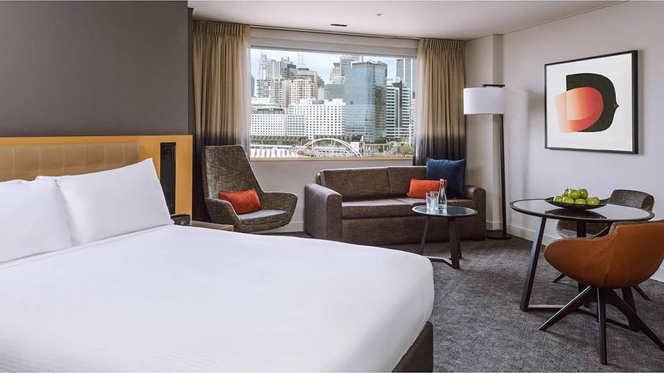 EXECUTIVE ROOM, 1 QUEEN BED, DARLING HARBOUR VIEW