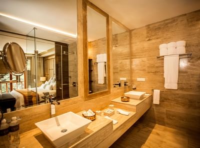 Imperial Suite with river view Bathroom vanity at Hotel Sumaq