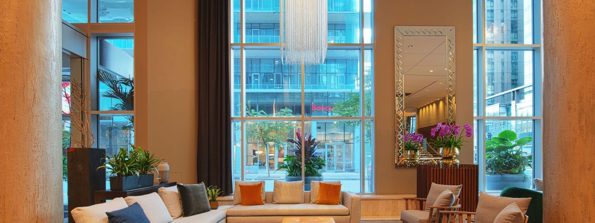 Lobby du Warwick Le Crystal