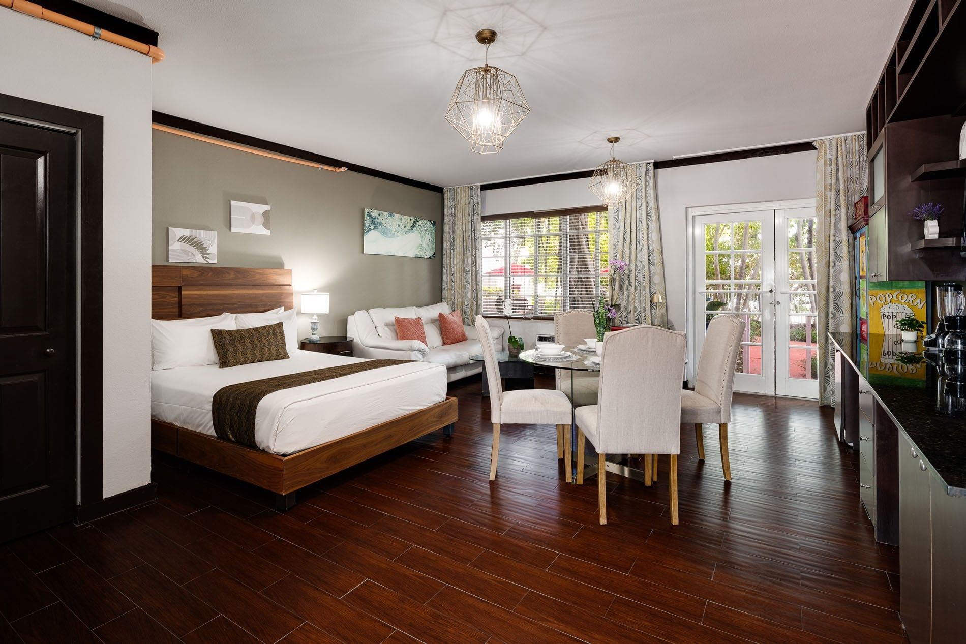 Tradewinds Apartment Hotel — photo 5