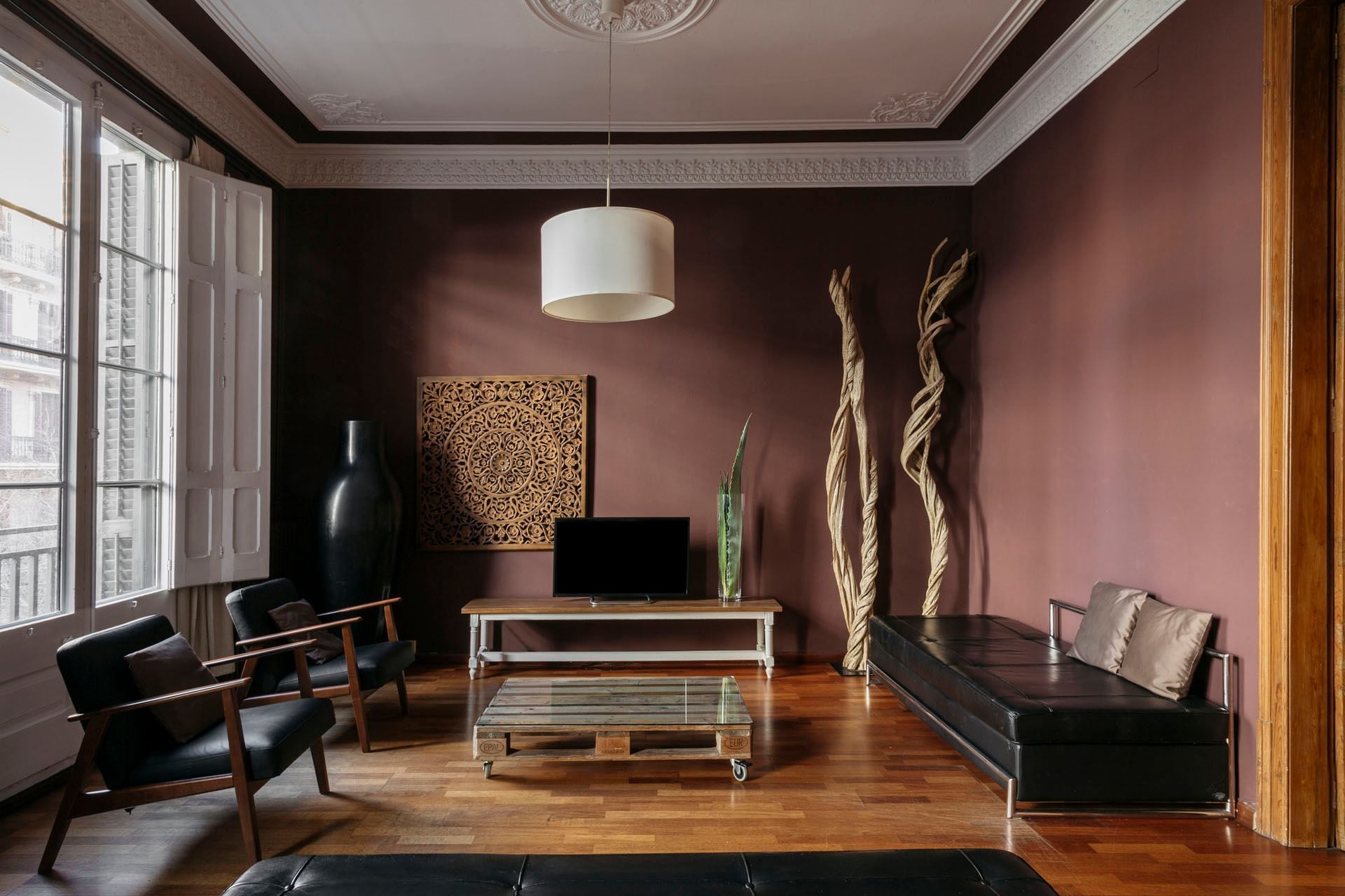 Lounge area in the Executive room at Barcelona Apartment