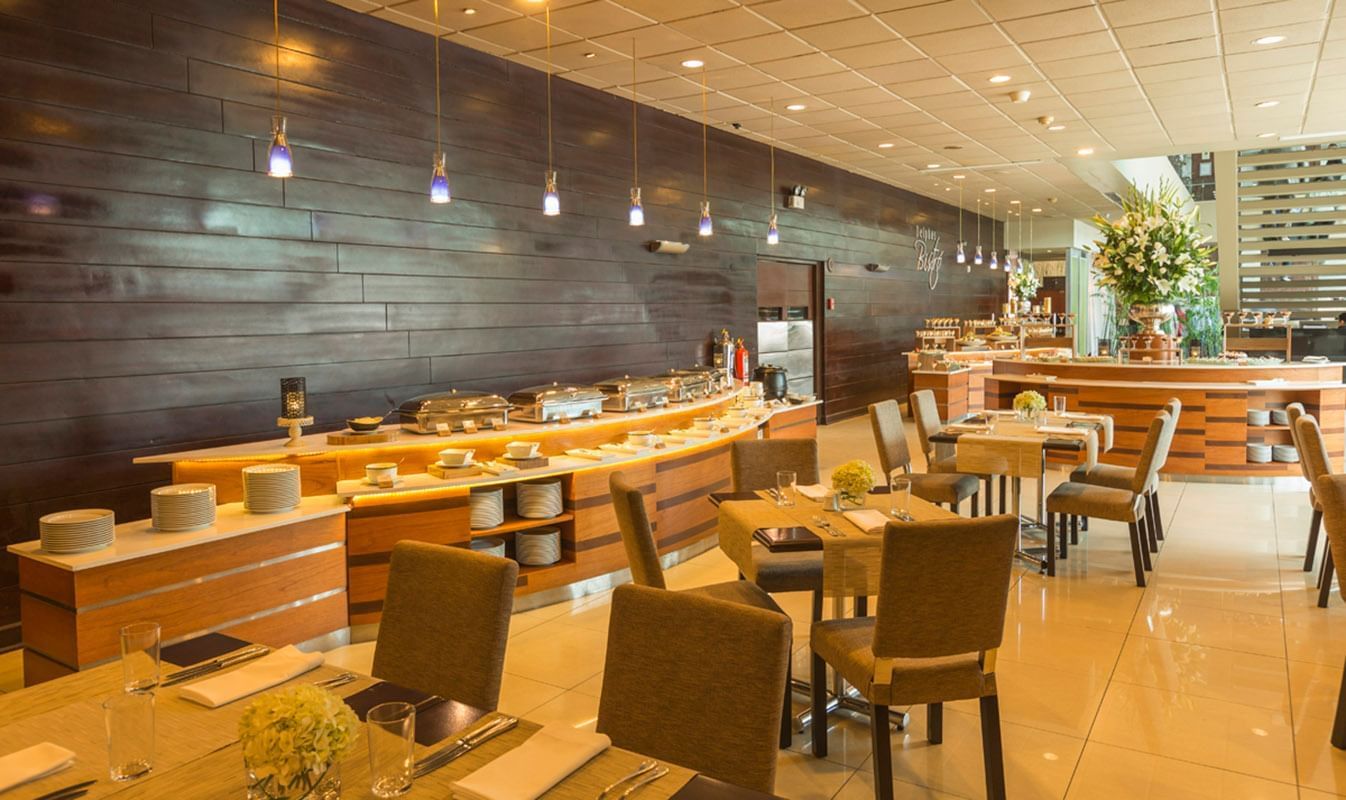 Gourmet restaurant, buffet and exclusive bars at Los Delfines Hotel in  Lima, Perú
