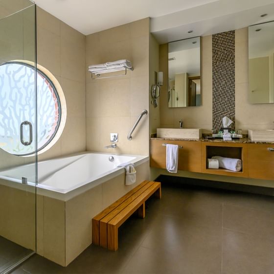 Bathroom interior of Double Presidential, Hotel Coral y Marina