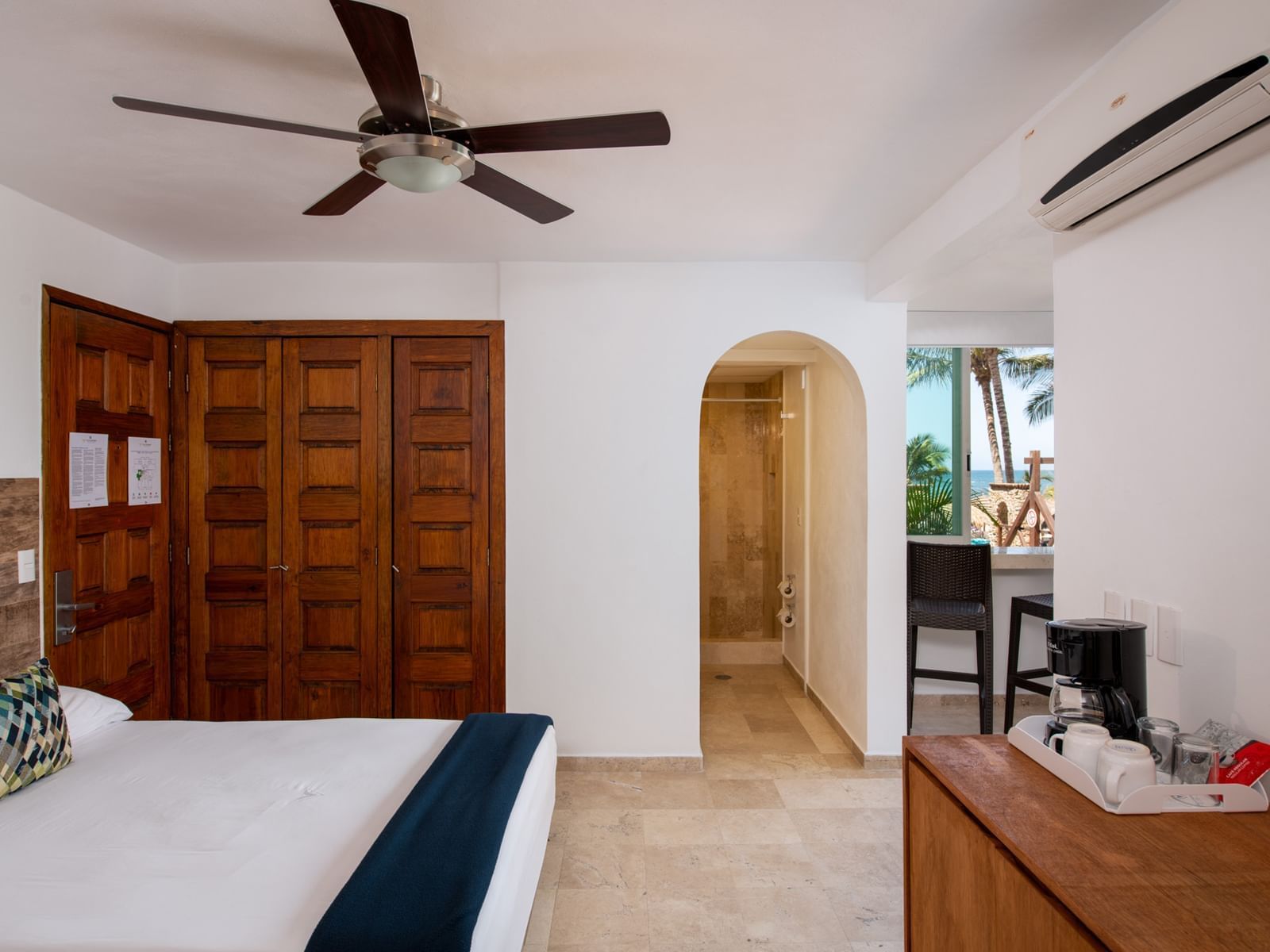 Interior of Standard Room at Hotel Villa Varadero
