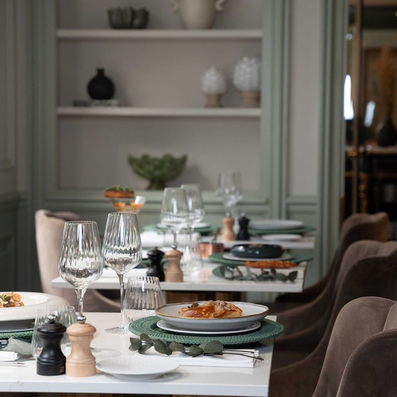 Table Setup at Le Céladon Restaurant in Paris