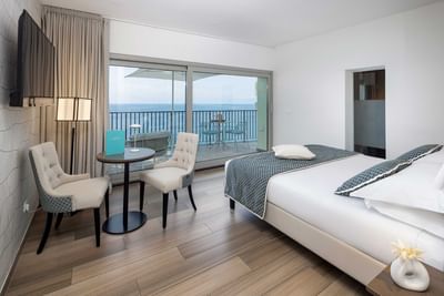 Luceo Room with a working area & TV at Sublimis Boutique Hotel Camogli