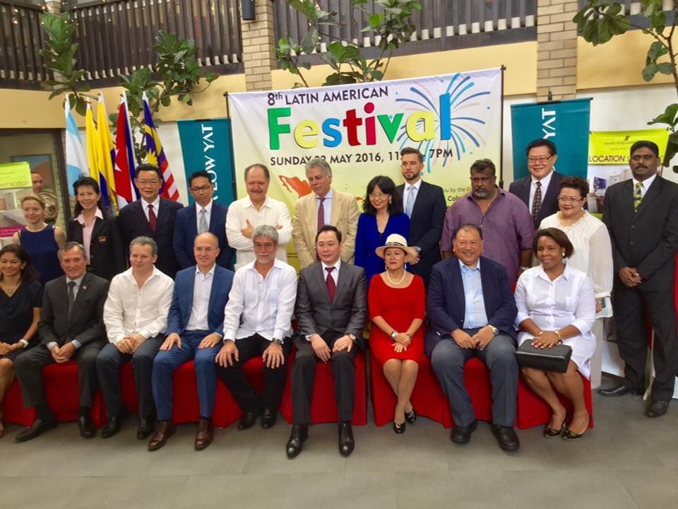 The 8th Latin American Festival cheque presentation ceremony at The Federal  | Federal Hotels International