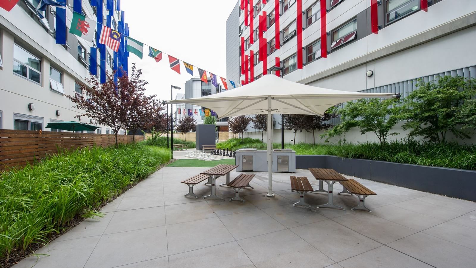 UniLodge @ANU Warrumbul Lodge Canberra_Ground Floor Courtyard