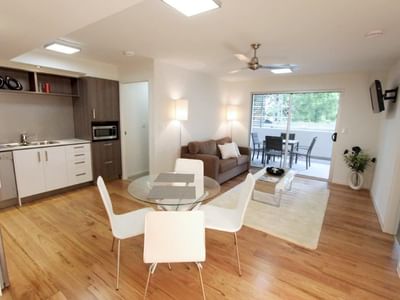 On Gailey_Kitchen, Dining and Lounge