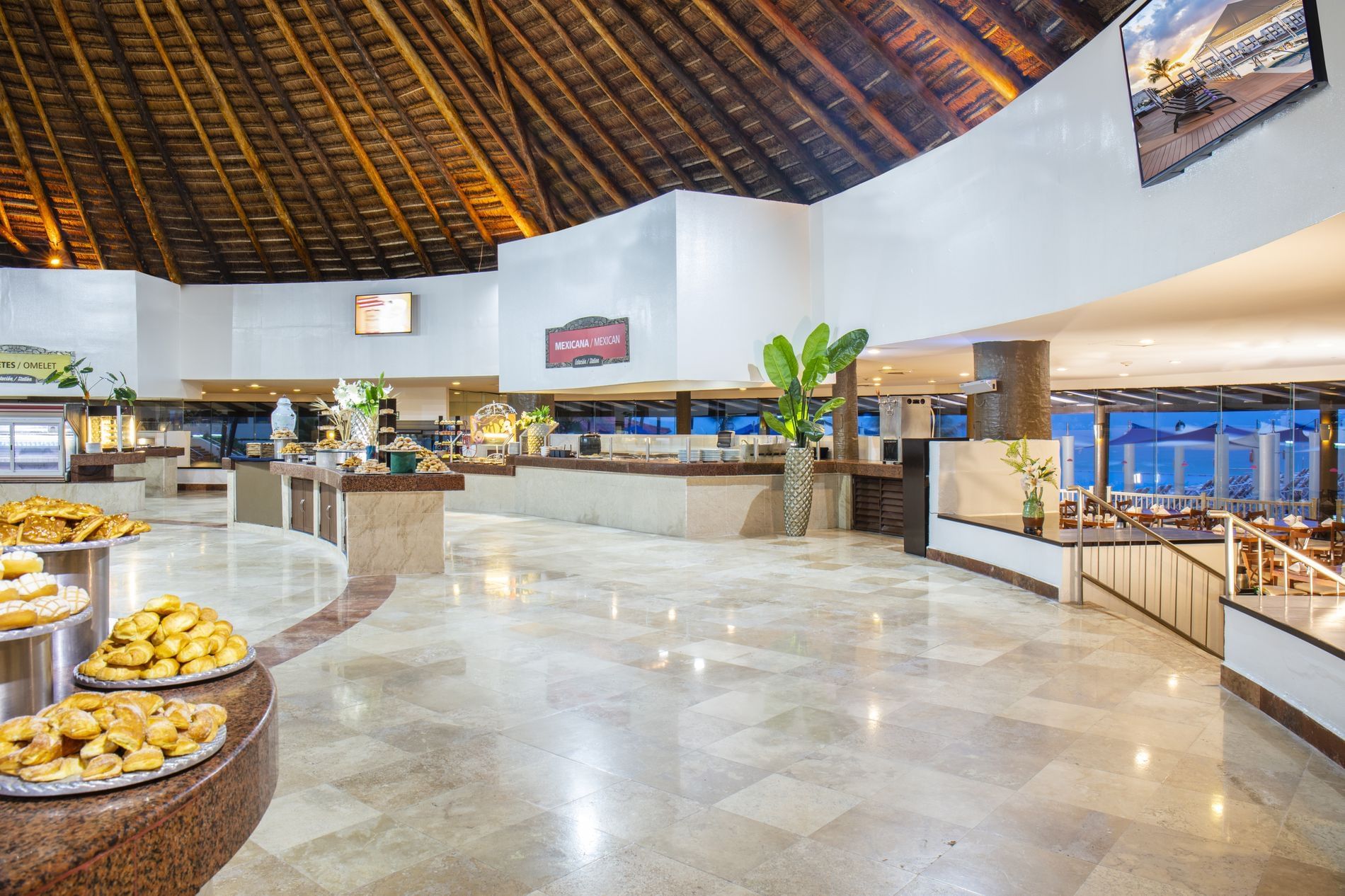 Cancun Dining | La Palapa | Crown Paradise Club Cancun