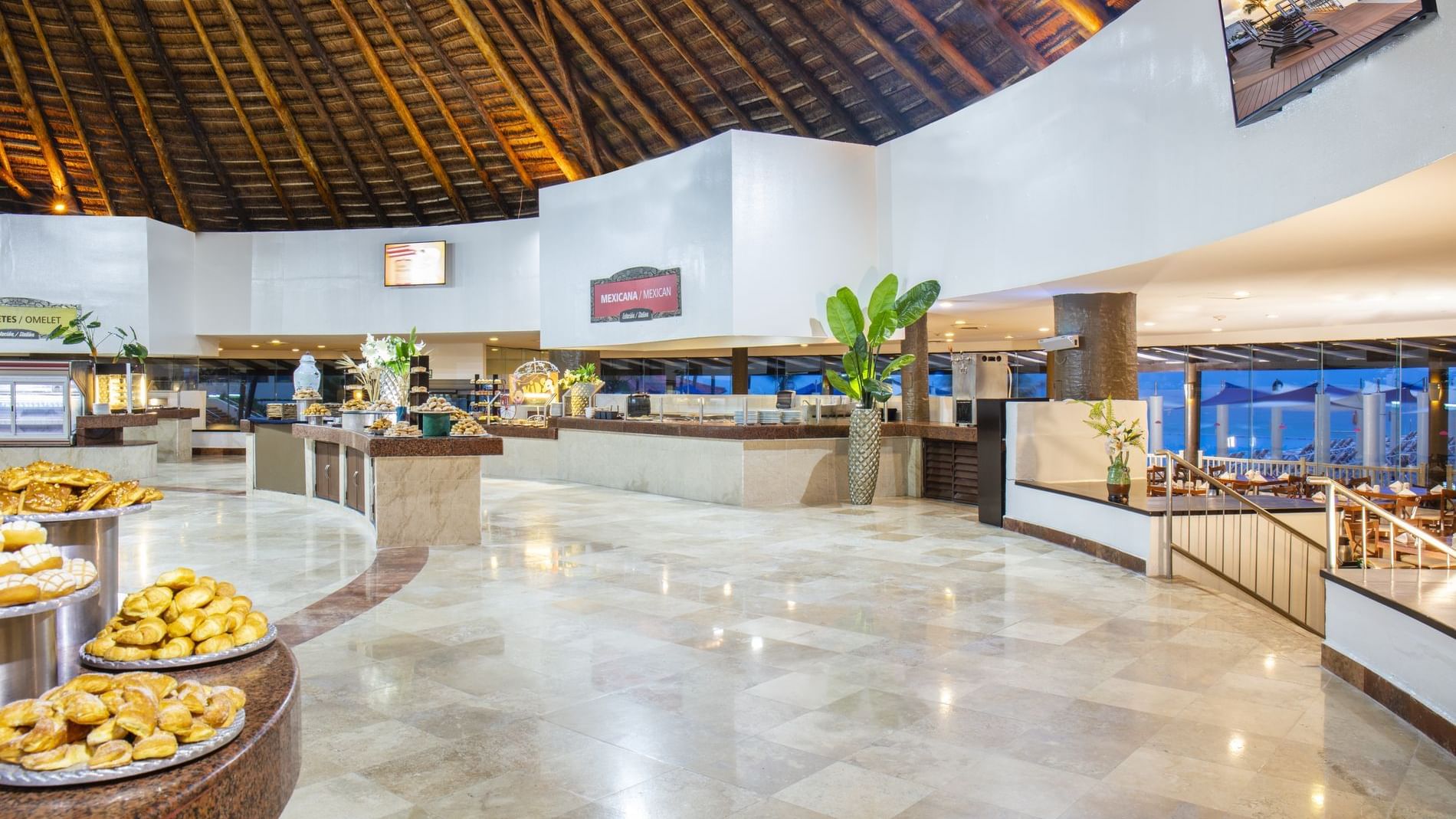 Cancun Dining | La Palapa | Crown Paradise Club Cancun