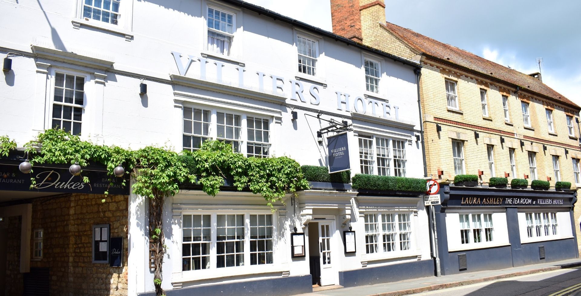 Exterior view of Villiers Hotel