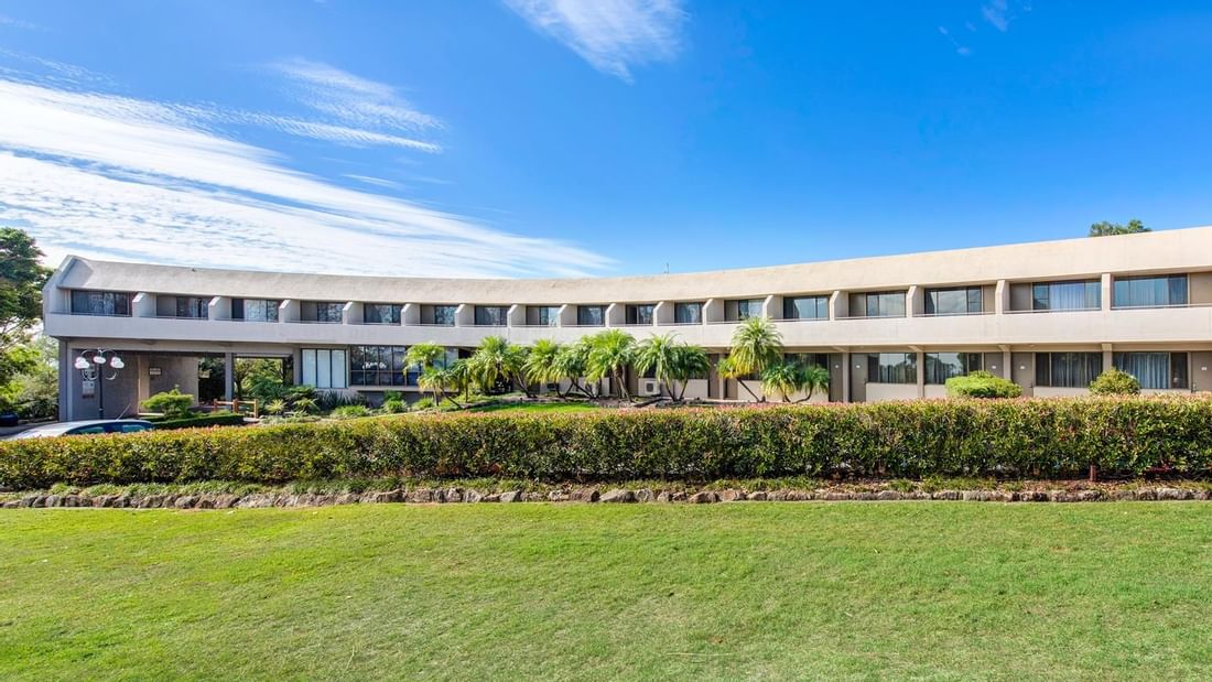 Landscape view of the entrance of Mercure Charlestown