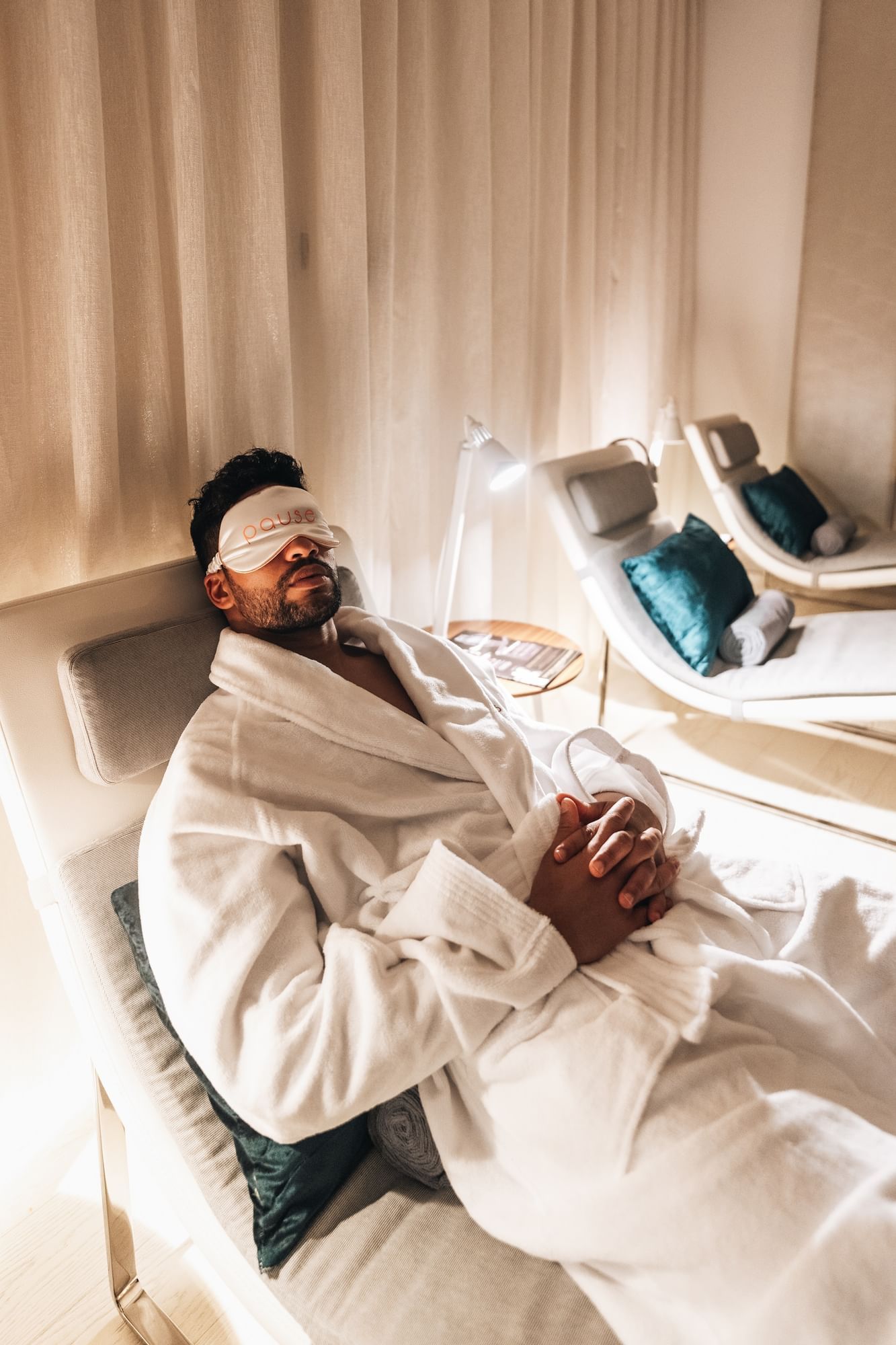 Man having an eye massage in Pause Spa at Paramount Hotel Dubai