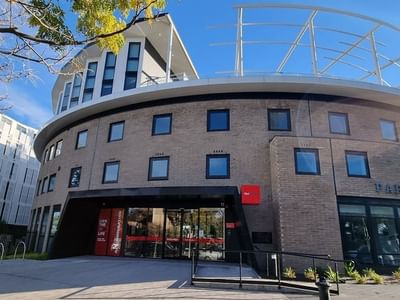 Park Avenue Building External