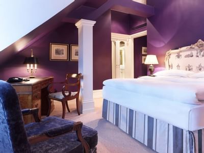 King Deluxe Room at Patrick Hellman Schlosshotel