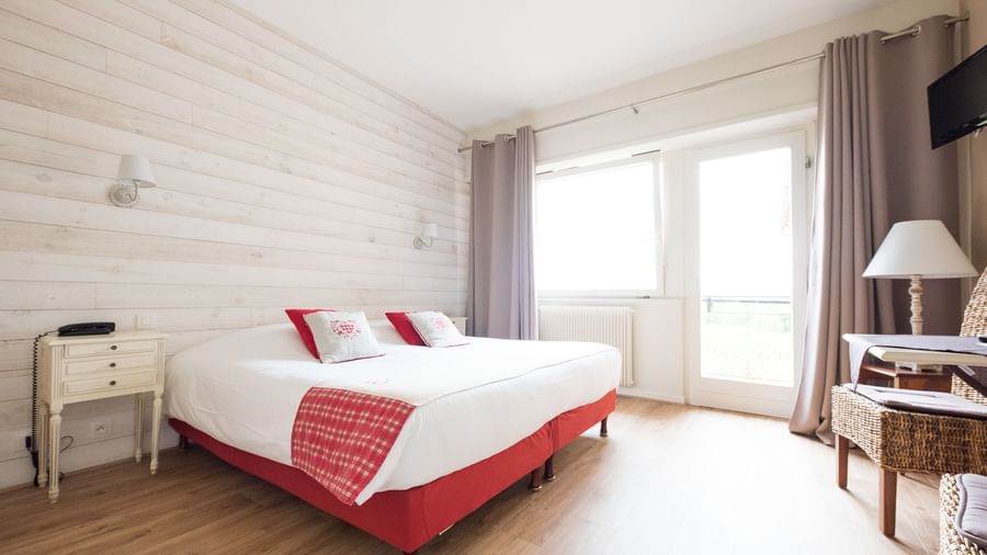 Double bed in Gewurztraminer at Originals Le Kastelberg