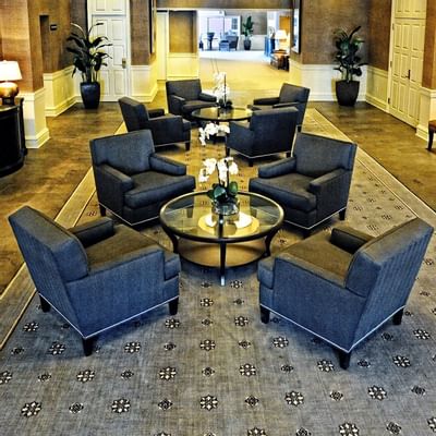 Sitting area in the lobby area at Ethan Allen Hotel