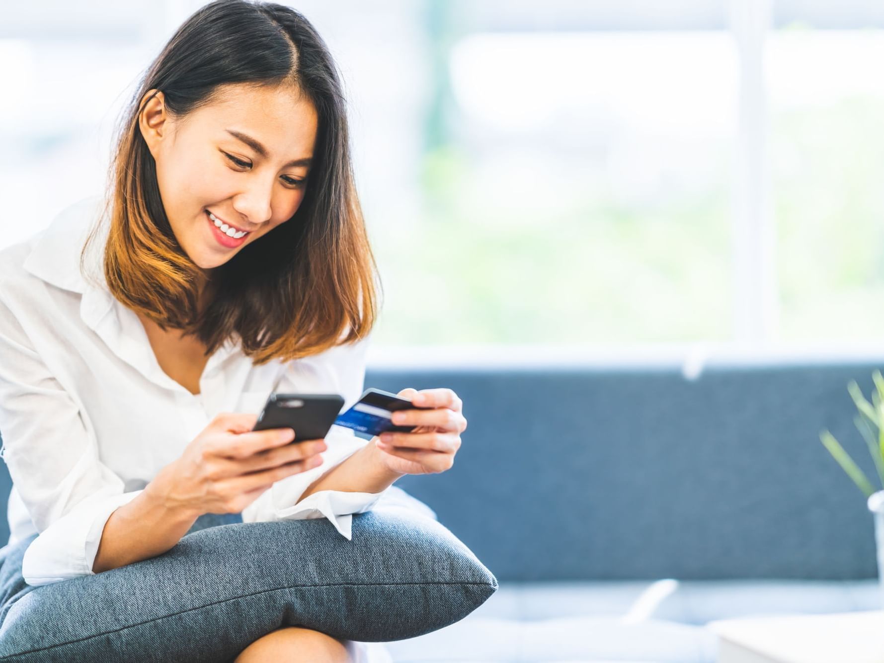 Mobile Hotel Booking Offer at Lexis PD
