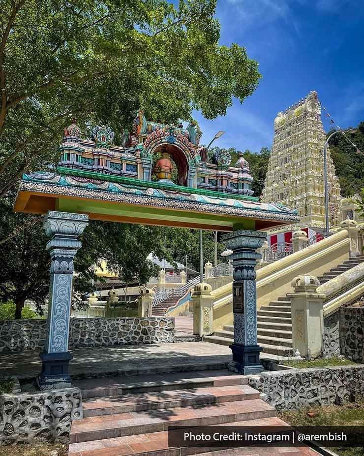 Outside view of Arulmigu Balathandayuthapani Waterfall Temple - Lexis Suites Penang