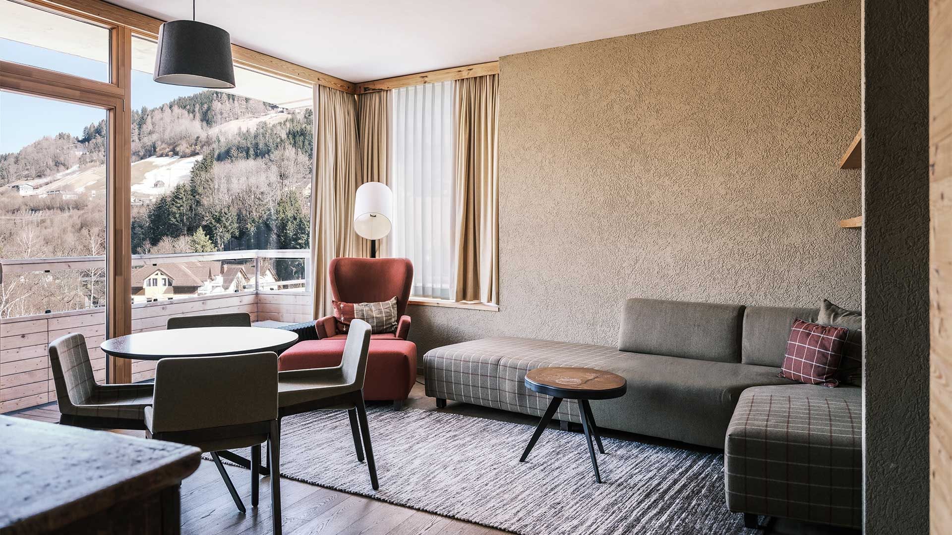 Lounge area in Senior Suite Grimming at Falkensteiner Hotels