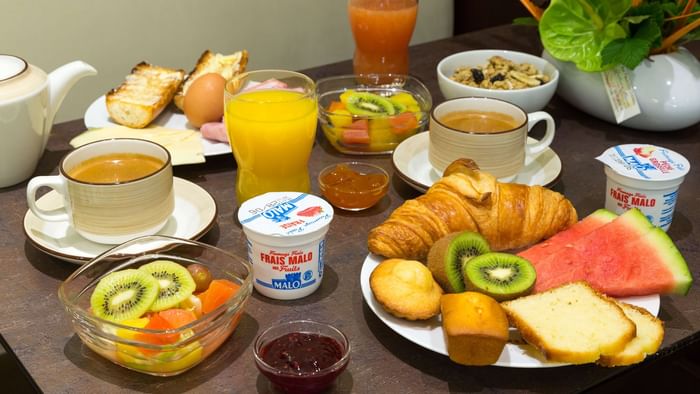 Fancy snacks with soft drinks served at Hotel du chateau