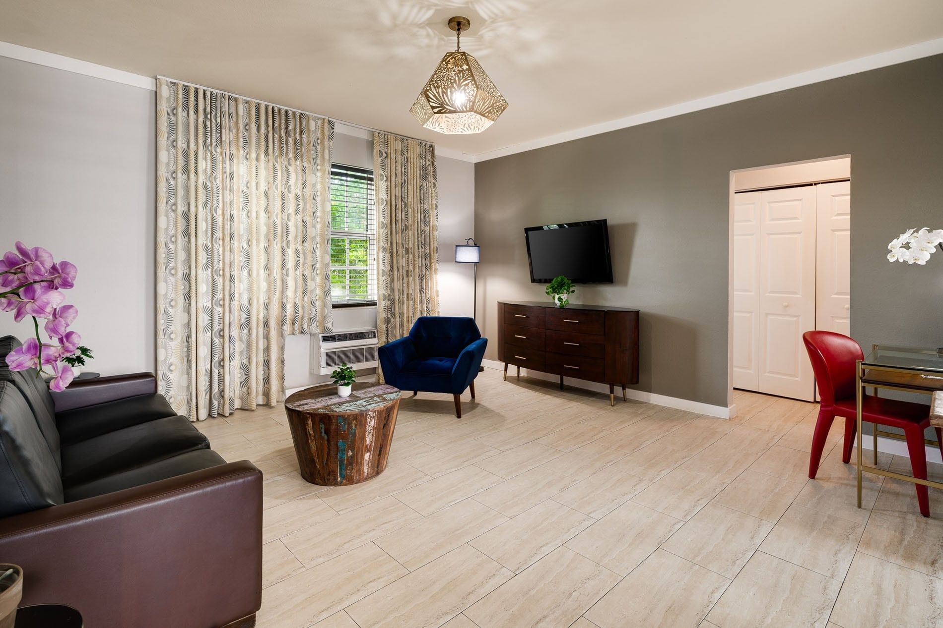Tradewinds Apartment Hotel — photo 43 of 60