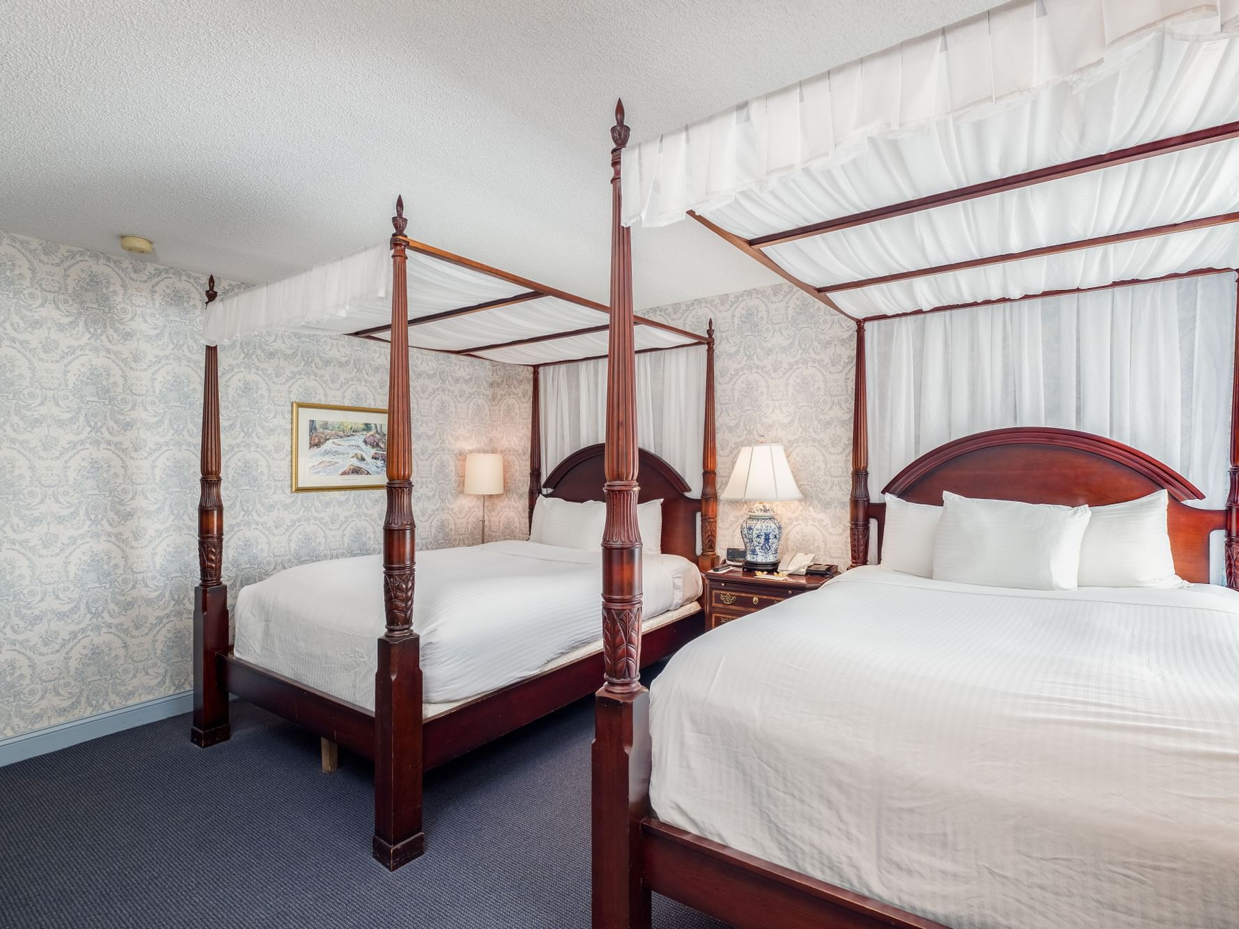 View of Deluxe Room with Two Beds at Farmington Inn