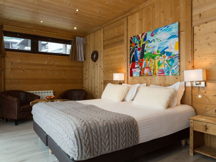 Interior of the Standard room at Chalet-Hotel La Chemenaz