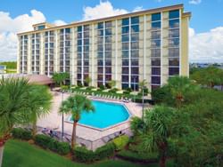 Distant exterior view of hotel & pool area, Rosen Inn Universal